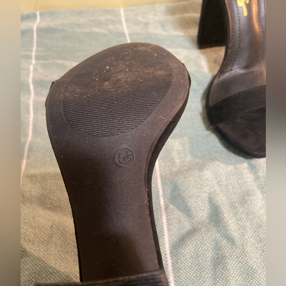 🟣Black Sandal Heel - Picture 2 of 3